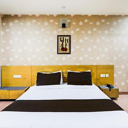 Townhouse Sakura Hotel Lucknow Exterior foto