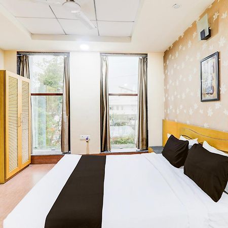 Townhouse Sakura Hotel Lucknow Exterior foto