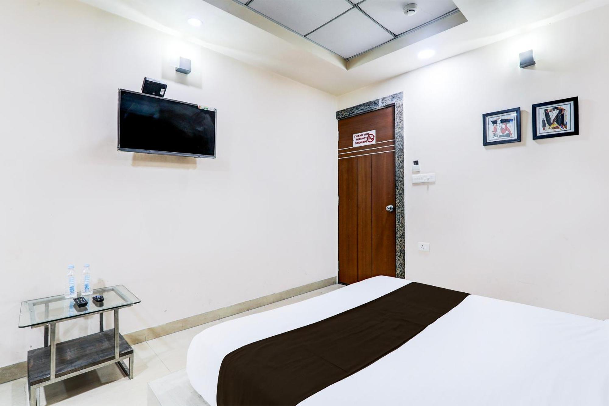 Townhouse Sakura Hotel Lucknow Exterior foto